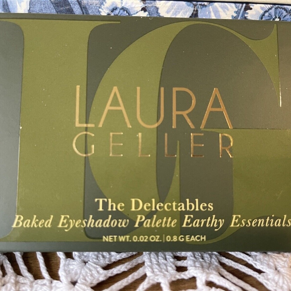 Laura Geller ‘The Delectables’ 14- Shade Baked Eyeshadow Palette